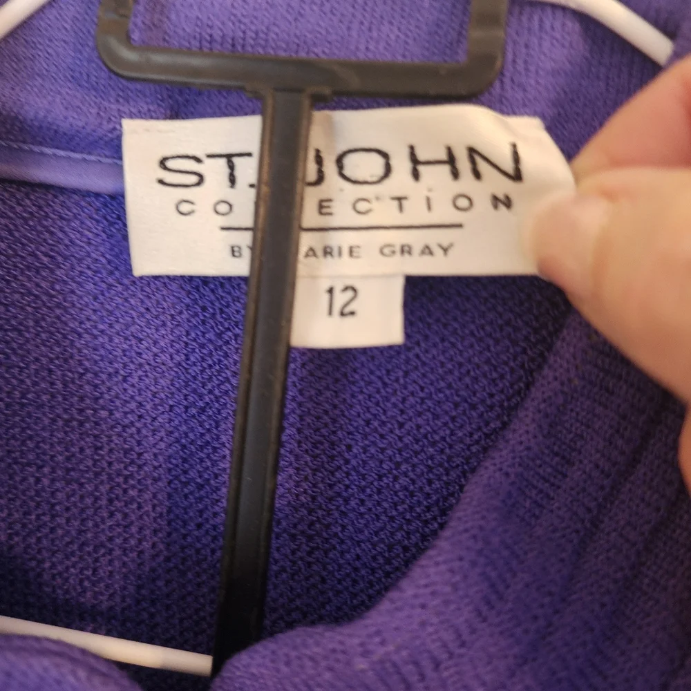 St. John 2 Piece Suit - Picture 2 of 8
